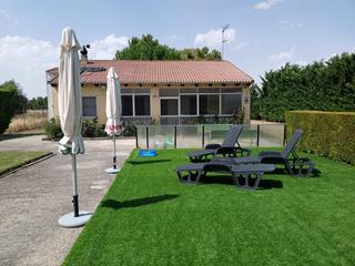 Casa a Cuéllar. Magnífica casa de campo con piscina en venta en zona de cuéllar.