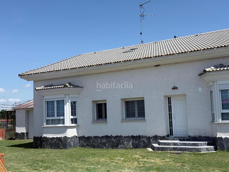 Foto 2d5c0c7e-36a0-49f0-b18d-5d4f17ea0b1f. Chalet en calle pimpollar 12 chalet en venta segovia. ref.1978 en Sanchonuño