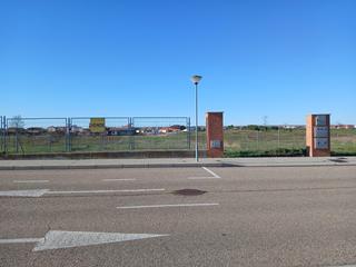 Terreny residencial a Cubera 191. Parcela en venta en aldeamayor de san martín. 743 m ref.2026