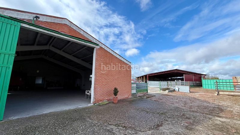 Foto 20f3dd8f-9ab2-4ce0-9f59-e64a18accb38. Nau industrial a Portillo