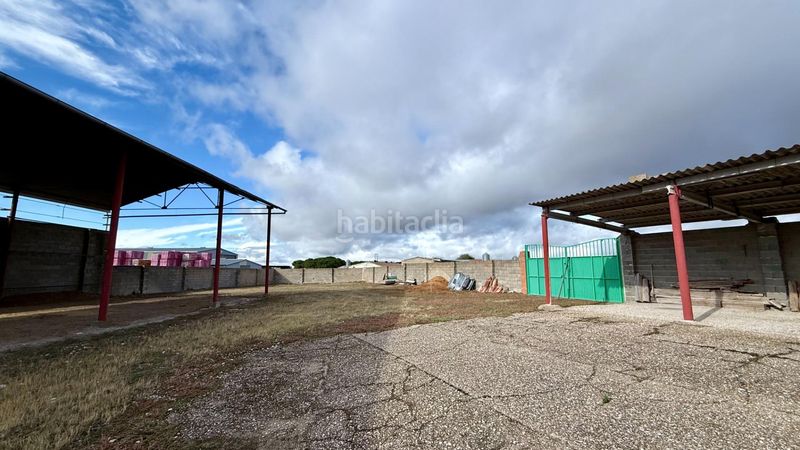 Foto 3744baef-8d4f-44a2-8de3-a7085779f63b. Nau industrial a Portillo