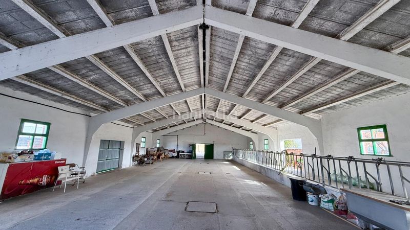 Foto b50c0f95-3533-4a82-817a-a7ef56ed110d. Nau industrial a Portillo