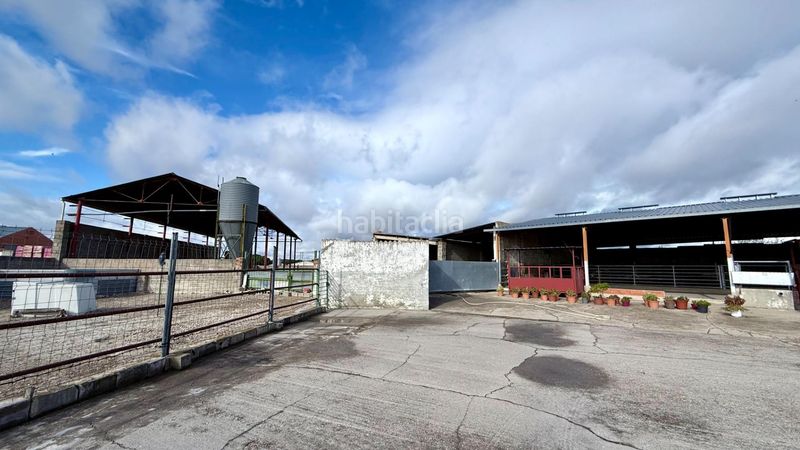 Foto c53da12e-5ad0-4ed8-9b18-c6a18dcf0d52. Nau industrial a Portillo