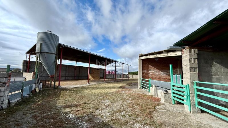 Foto f0428cdb-6b7d-4d9e-aca9-3390df152f41. Nau industrial a Portillo