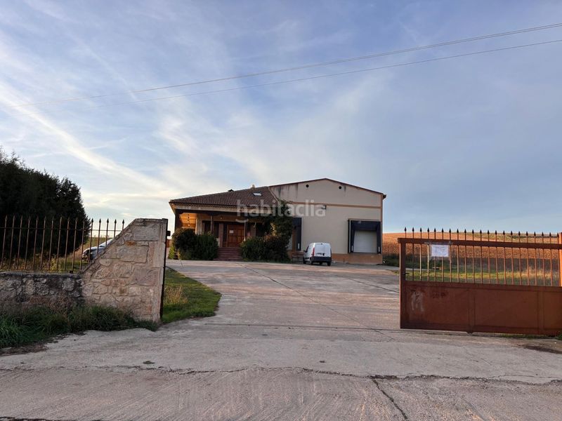 Foto 95c0834a-3d19-4883-9ead-60a85030df45. Nau industrial a camino San Pedro de Gaíllos a San Pedro de Gaíllos