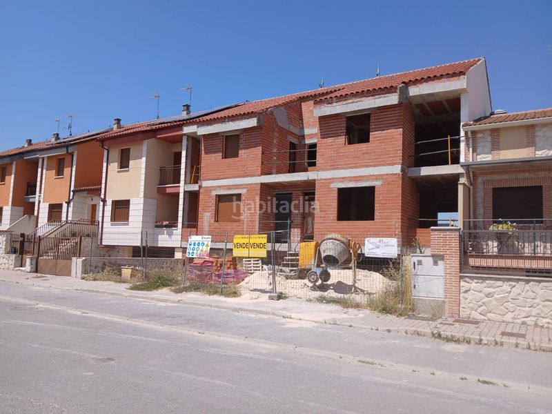 Foto 0ad00c2b-c1e7-467c-975f-60bb9400b25e. Casa adossada a calle de las canteras 23 a Cuéllar