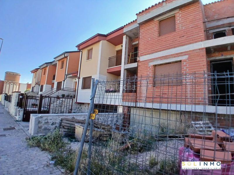 Foto a15d170c-a524-4635-ab9d-43c5878279cc. Casa adossada a calle de las canteras 23 a Cuéllar