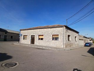 Casa  Calle de la torre 15. Casa en venta en viloria, valladolid. ref.2102