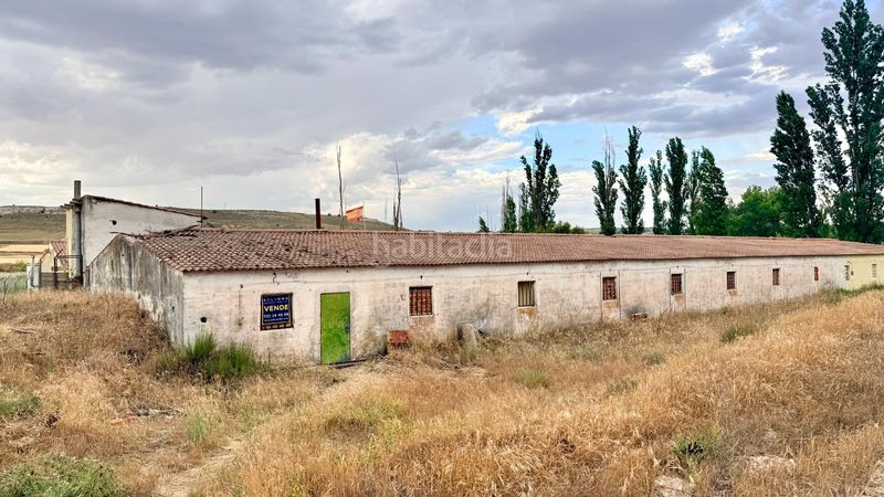 Foto f08d5130-b599-47a8-9773-04359057419e. Capannone industriale in Cuéllar