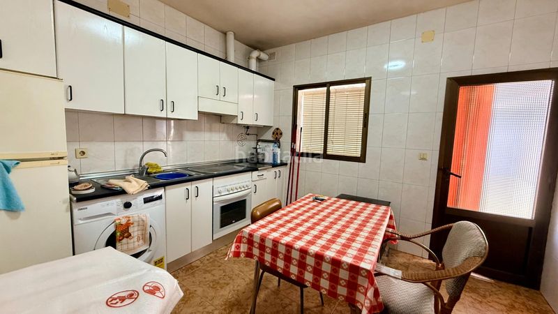 Foto 14ff328c-0098-4ced-92e9-1eac08ad91a7. Casa amb aparcament a Olombrada