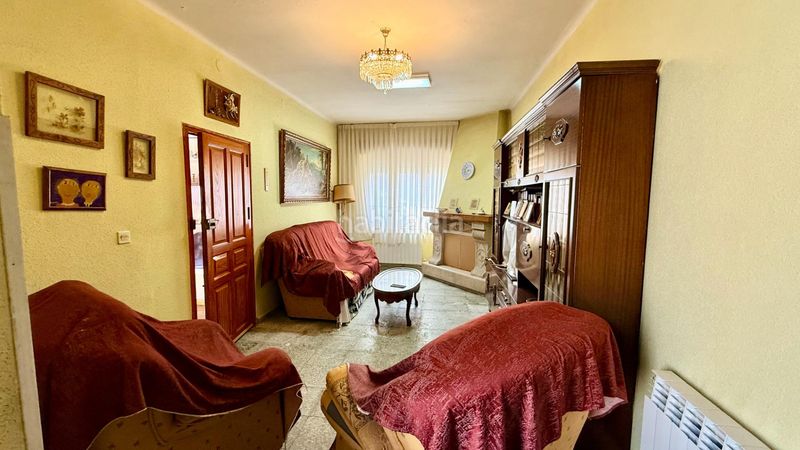 Foto eab4c5a2-7a62-4730-8703-1559c865d0f3. Casa amb aparcament a Olombrada
