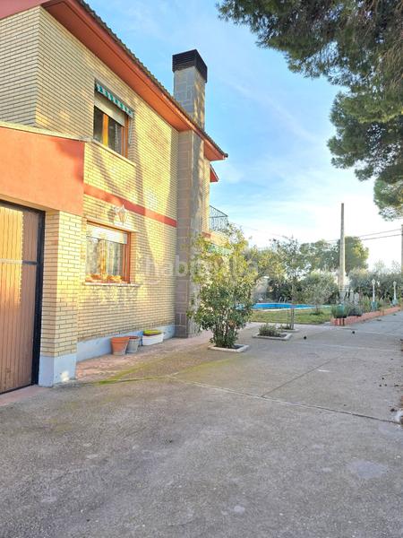 Foto b9e73ea4-096d-4b4d-afc4-e4b2702af300. Chalet  en Leciñena