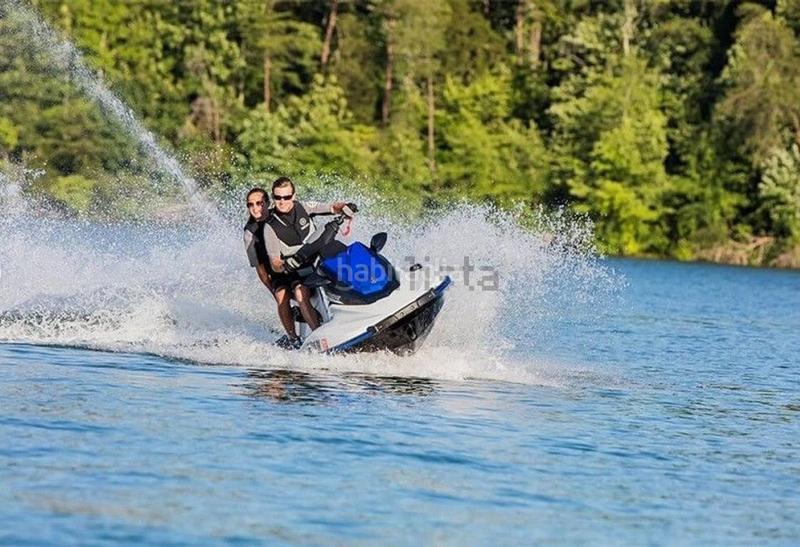 Foto 20b76148-e97b-46ff-a819-daa905ee2383. Doppelhaus mit heizung parking in Otero de Herreros