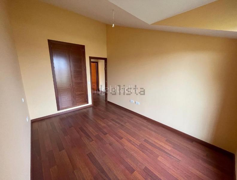 Foto 222183ee-8933-46b3-b122-2896de6dcff2. Doppelhaus mit heizung parking in Otero de Herreros