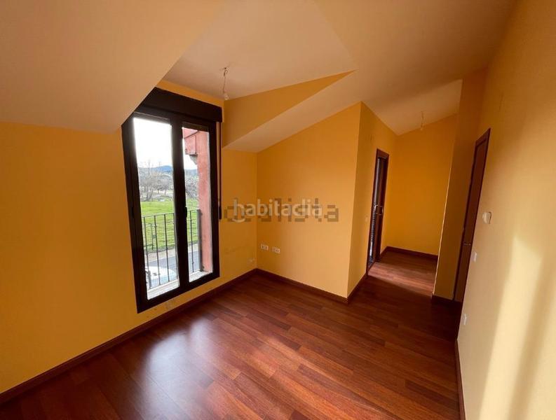 Foto 4df892a3-c588-459f-a986-80e910546362. Doppelhaus mit heizung parking in Otero de Herreros