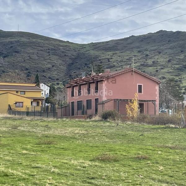 Foto e1fbf57a-a8e2-4836-af9f-8f1614029591. Doppelhaus mit heizung parking in Otero de Herreros