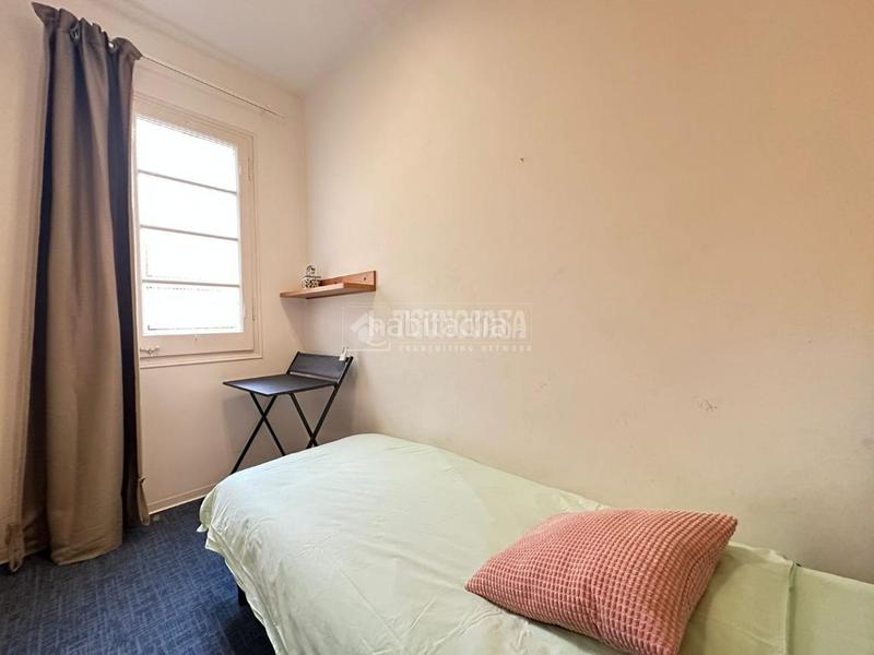 Foto 4bbd7157-08d7-4800-b9f7-d7ff4d591626. Piso  en venta en Sant Antoni Barcelona