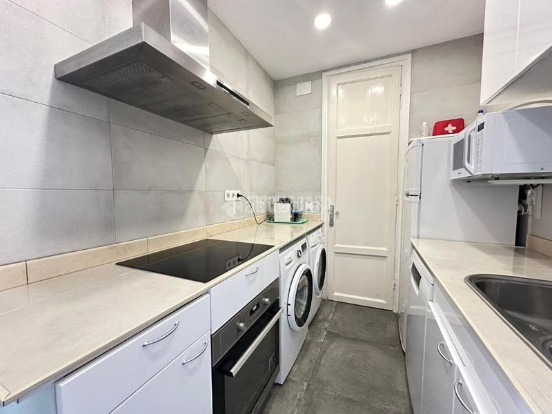 Foto 721ed2ce-0bfe-42d5-802d-3a5af0746b1c. Piso  en venta en Sant Antoni Barcelona