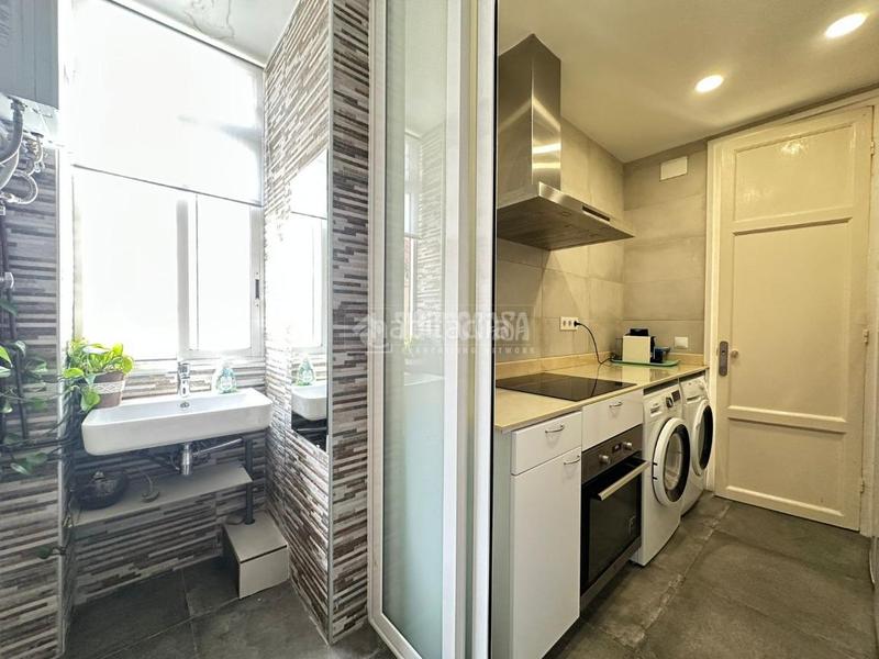 Foto 8e59d4ca-3805-4f13-aec0-6760014e1936. Piso  en venta en Sant Antoni Barcelona