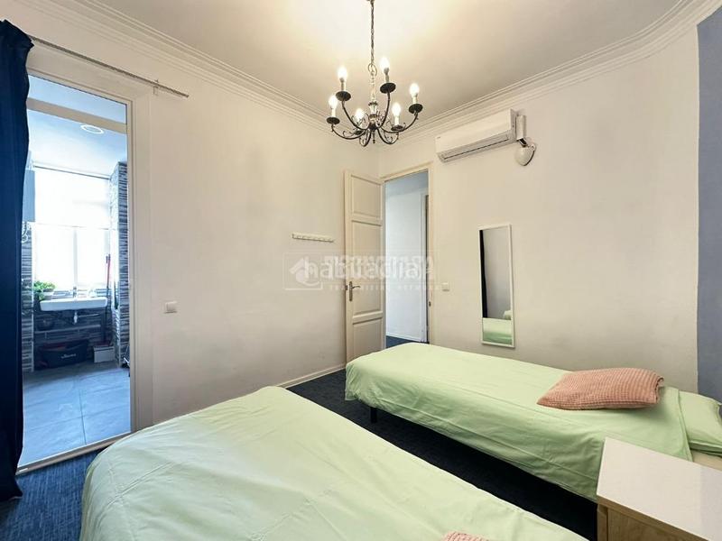 Foto ce857153-c43c-4e22-bccf-f6a81a88bf89. Piso  en venta en Sant Antoni Barcelona
