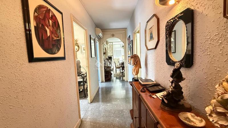 Foto cfe1e329-5490-4327-bbb3-b9f47fce964d. Piso  en venta en Sant Antoni Barcelona