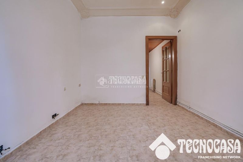 Foto 4ceb5da1-5cb0-46f5-a9e0-63c765f8e989. Pis a Sant Antoni Barcelona