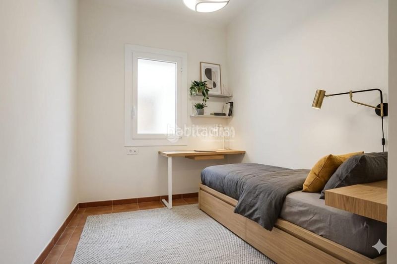 Foto 2439fee2-f23d-41ba-9388-9932b1f5d3dc. Pis a Sant Antoni Barcelona