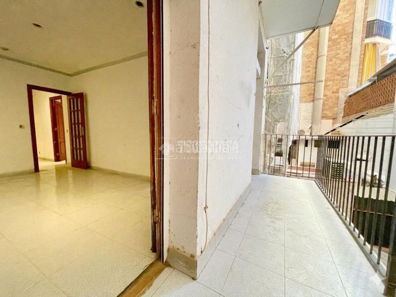 Foto a0379e0c-b6ee-4d06-a96e-e6254a6c8865. Pis a Sant Antoni Barcelona