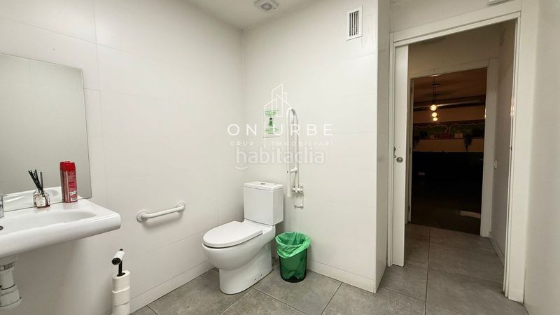 Foto 1440cfa5-4966-45dd-97a5-ba049bd39069. Local comercial a Sant Antoni Barcelona