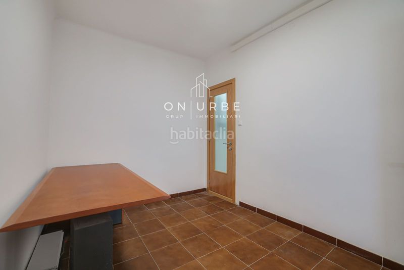 Foto b397a6c8-dd89-4603-80ab-d65e89aafa68. Pis a Sant Antoni Barcelona