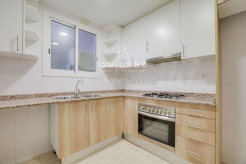Foto b3b29229-2638-4b07-895d-6bd42f5b169f. Pis a Sant Antoni Barcelona