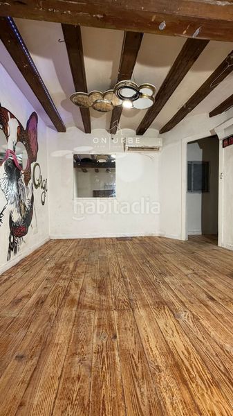 Foto fe8b2d57-7d75-4c3e-b666-56691b2cbe46. Dúplex a Raval Barcelona
