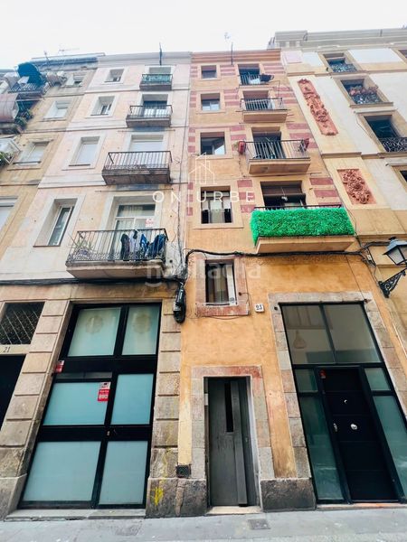 Foto f0f4548b-1666-43df-87ff-ccbe336bc278. Pis a Raval Barcelona