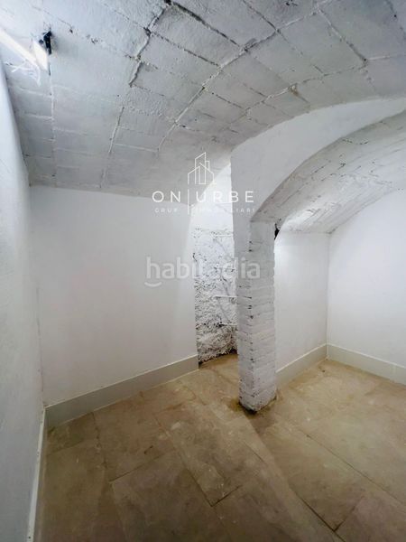 Foto bf3b5e34-c12f-4fde-9ffa-22574b7255fd. Local comercial a Raval Barcelona