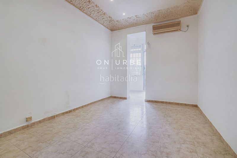 Foto e27123f0-8cbb-495c-8f5d-da02d49b78ca. Pis amb calefacció a Sant Antoni Barcelona
