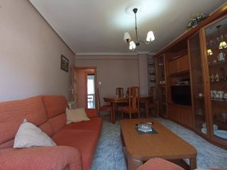 Etagenwohnung in Calle cardenal minsdzenty 1. Venta de piso en ciudad rodrigo