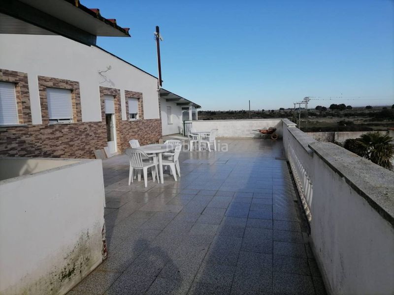Foto ccd8fe00-a082-49dd-b78c-e5f8d271e24f. Edifici a calle cervantes 11 a Fuentes de Oñoro