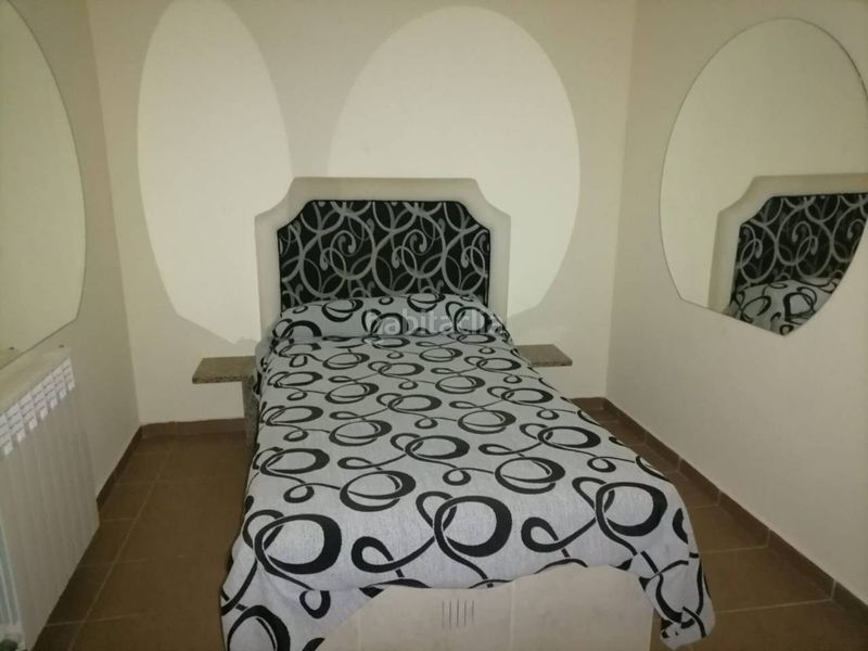 Foto f01d003a-5422-4491-9b05-e1f886f1c1e0. Edifici a calle cervantes 11 a Fuentes de Oñoro