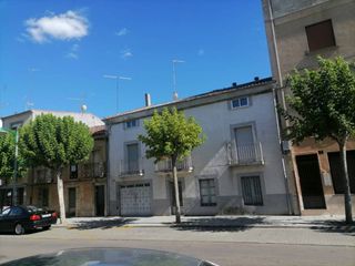 Reihenhaus in Calle lorenza iglesias 4. Venta de una casa adosada en ciudad rodrigo