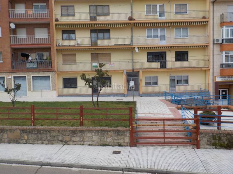Foto 4deeb25a-0888-4a48-aa74-db5ade70f884. Edifici a calle avenida agustín de foxa 56 a Ciudad Rodrigo