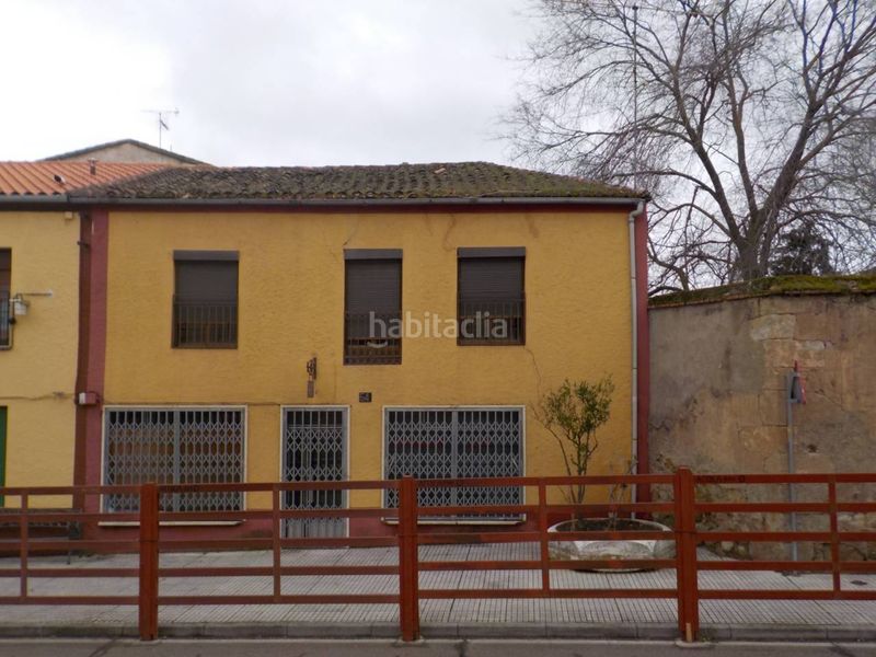 Foto c7dc58e4-a1b7-4c9c-851a-5eaea030e6e5. Edifici a calle avenida agustín de foxa 56 a Ciudad Rodrigo