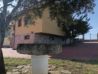 Xalet a Avenida de portugal 3. Chalet en venta en fuentes de oñoro