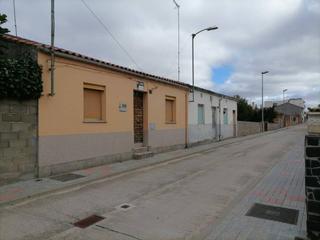 Casa aparellada a Calle miño 3. Se vende dos casa conjuntas ,  tambien se pueden comprar de una