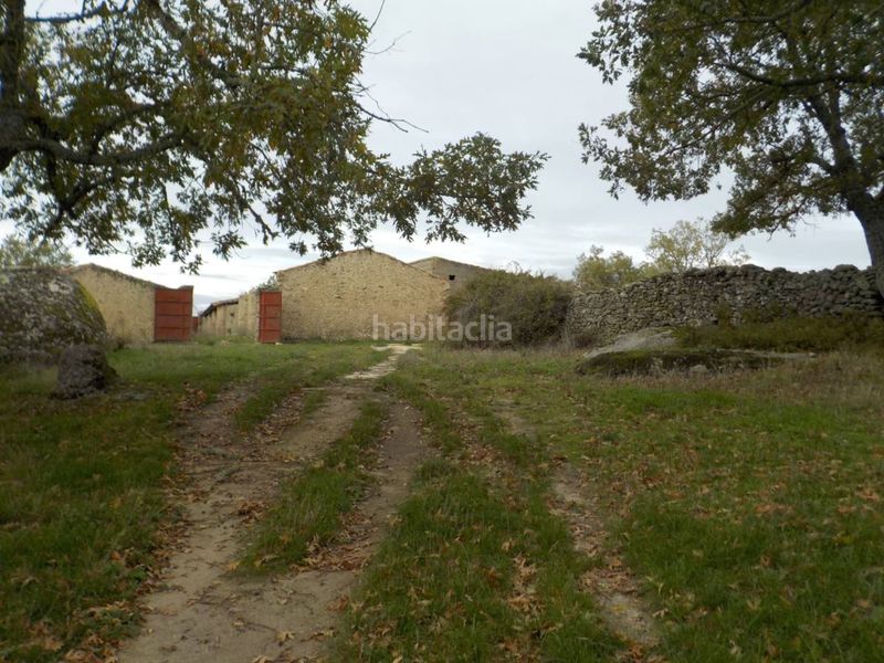 Foto d01f55fe-c52e-498c-b6ec-e12a3f8d6f48. Finca rústica a Fuenteguinaldo