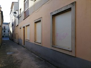 Local Comercial en Calle almendro 6. Local en venta en ciudad rodrigo