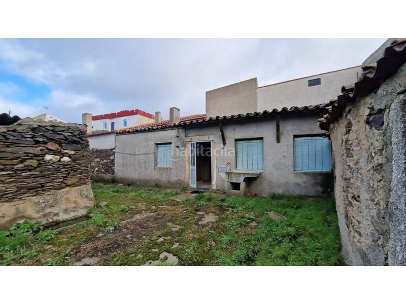 Foto f620eddb-14ce-40fb-8644-d639635289be. Casa a larga 91 a Carpio de Azaba