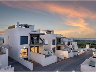 Maison jumelée à San Miguel de Salinas. Casa pareada en venta en san miguel de salinas