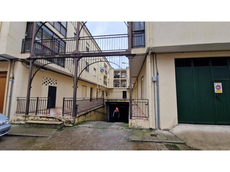 Foto d45586c4-4219-4824-bcb7-ceba2f63d90c. Aparcament cotxe a badajoz 15 a Ciudad Rodrigo