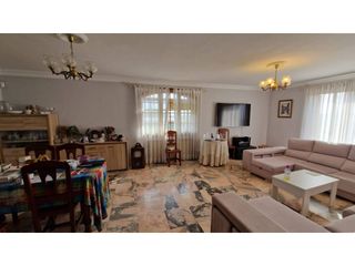 Casale  Carretera ivanrey. Gran chalet con 2 cocinas 3 baños y 8 habitaciones