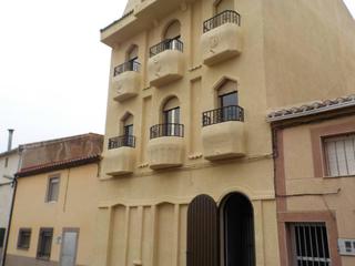 Casa adossada en Correo 3. Venta de townhouse en el bodn